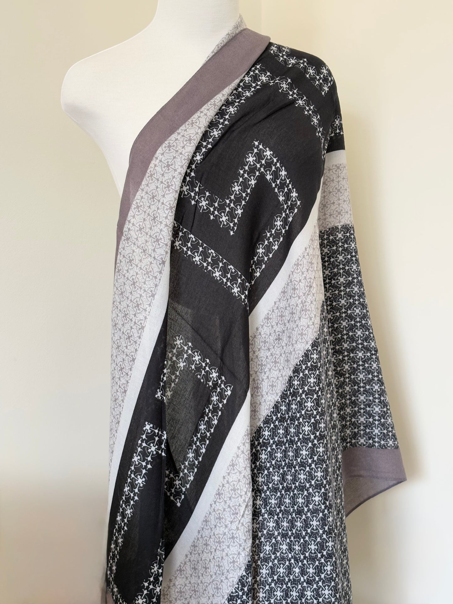 Black and Beige Viscose Scarf